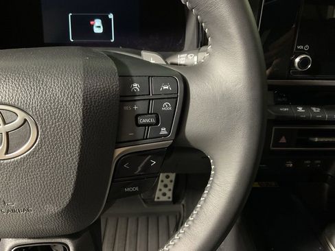 Used 2025 Toyota Camry SE AWD/4WD image 28