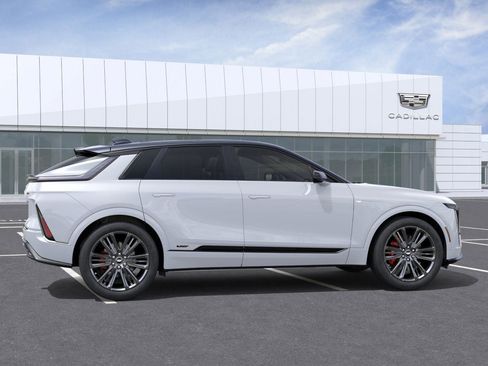 New 2026 Cadillac Lyriq V image 5