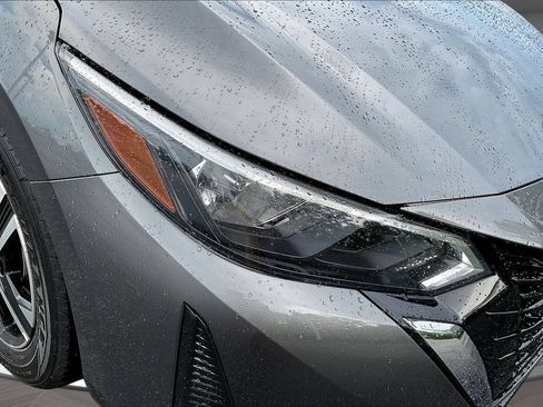 Used 2024 Nissan Sentra SV FWD image 34