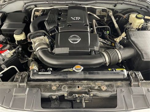 Used 2014 Nissan Frontier SL w/ SL Moonroof Package image 22