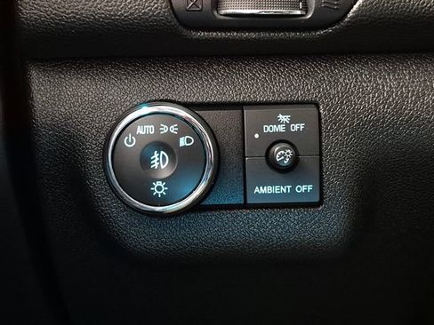 Used 2017 Chevrolet Traverse LT w/ Style and Technology Package FWD image 18