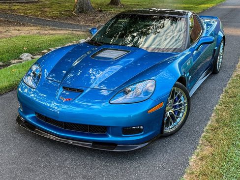 Used 2009 Chevrolet Corvette ZR1 w/ Preferred Equipment Group RWD image 7