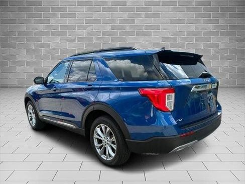Certified 2023 Ford Explorer XLT w/ Equipment Group 202A AWD/4WD image 3
