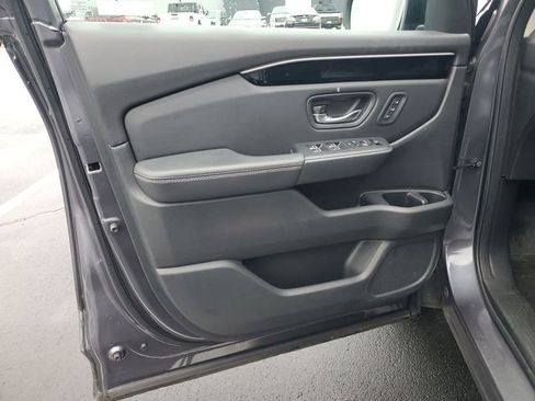 Used 2023 Honda Pilot EX-L image 38