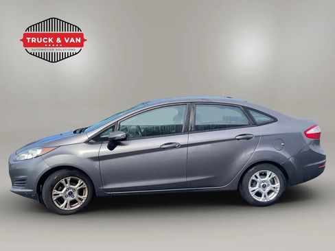 Used 2014 Ford Fiesta SE FWD image 3