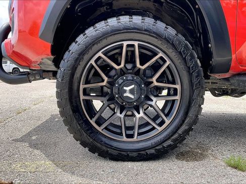 Used 2017 Toyota Tacoma TRD Off-Road w/ Tow Package (A/T) AWD/4WD image 27