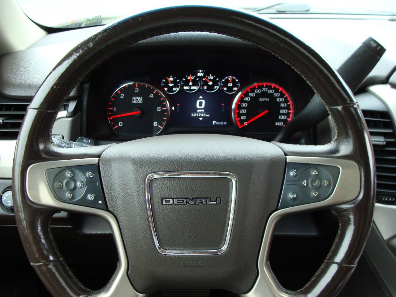 Used 2015 GMC Yukon XL Denali w/ Touring Package AWD/4WD image 14