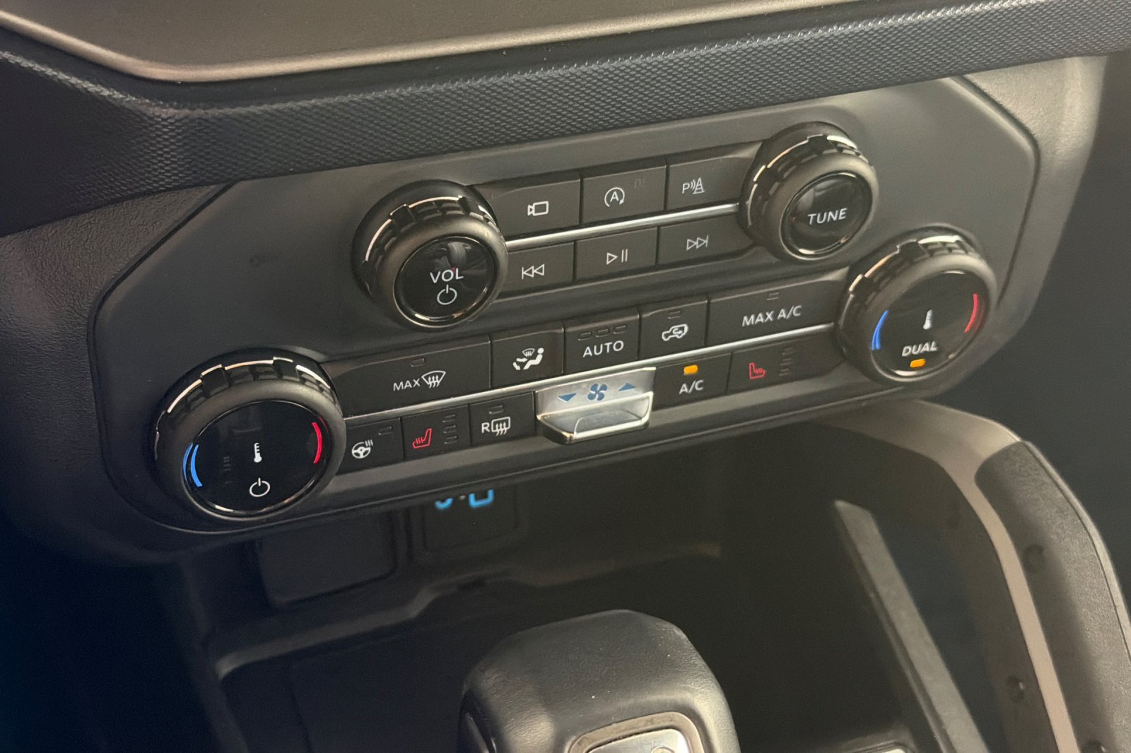 Used 2022 Ford Bronco Outer Banks w/ Sasquatch Package AWD/4WD image 18