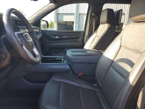 Used 2024 GMC Yukon XL Denali w/ Advanced Technology Package RWD image 18