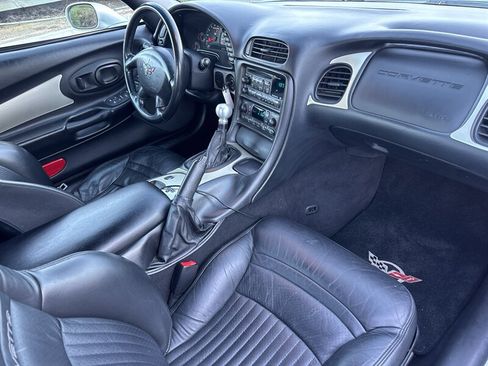 Used 2001 Chevrolet Corvette Coupe w/ Preferred Equipment Group1 image 13