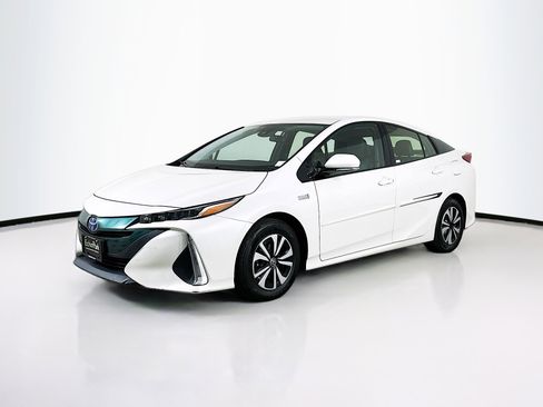 Used 2018 Toyota Prius Prime Premium w/ Protection Package image 3