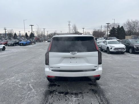 Used 2024 Cadillac Escalade Sport Platinum w/ LPO, ONYX Package image 4