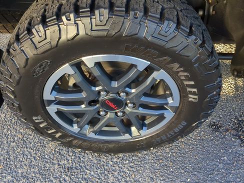 Used 2024 Toyota Tacoma TRD Sport image 19