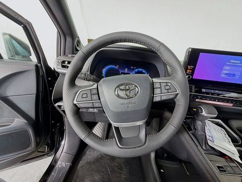 New 2026 Toyota Sienna Platinum AWD/4WD image 12