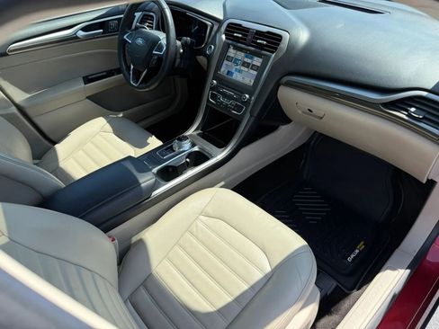 Used 2018 Ford Fusion SE w/ Fusion SE Technology Package FWD image 28