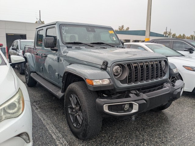 Used 2024 Jeep Gladiator Sport AWD/4WD image 1