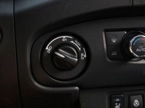 Used 2022 Nissan Frontier SV w/ SV Premium Package AWD/4WD image 16