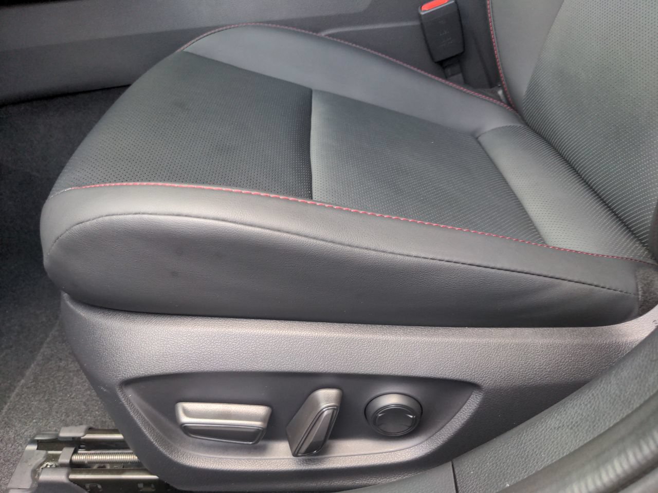 Used 2024 Toyota Prius Prime FWD image 38