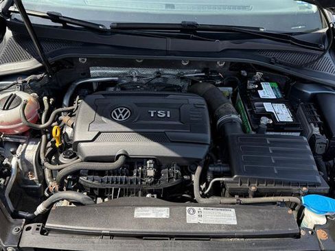 Used 2016 Volkswagen Golf S image 5