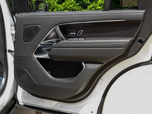 New 2026 Land Rover Range Rover Long Wheelbase SE AWD/4WD image 60