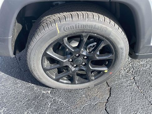 New 2026 Jeep Compass Latitude image 36