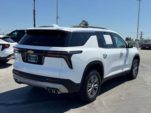 Certified 2026 Chevrolet Traverse LT w/ Driver Confidence Package FWD image 5