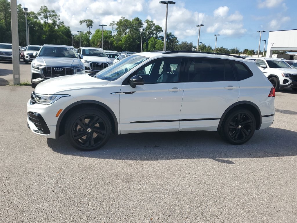 Certified 2024 Volkswagen Tiguan SE R-Line FWD image 8