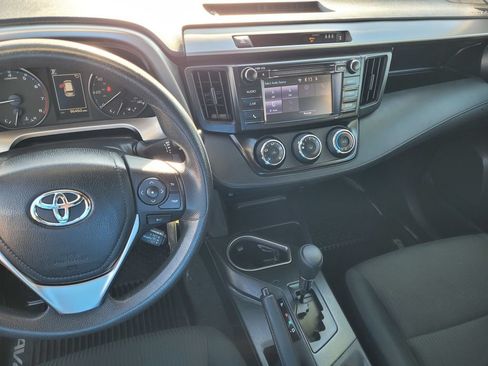 Used 2018 Toyota RAV4 LE w/ All Weather Liner Package FWD image 20