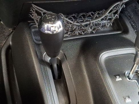 Used 2016 Jeep Wrangler Unlimited Sahara image 24