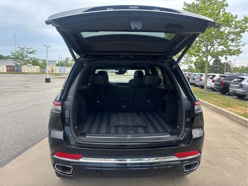 Used 2022 Jeep Grand Cherokee Overland AWD/4WD image 8