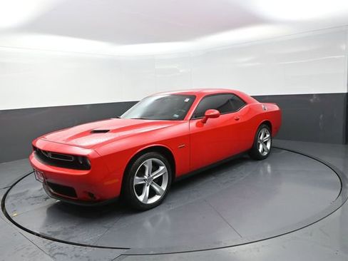 Used 2016 Dodge Challenger R/T RWD image 44