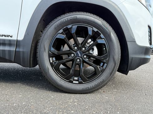 Used 2021 GMC Terrain SLE w/ Driver Convenience Package image 9