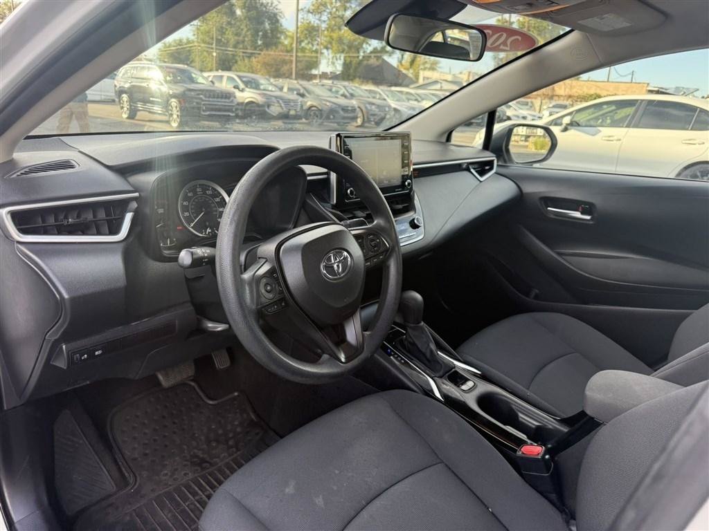 Used 2021 Toyota Corolla LE FWD image 12