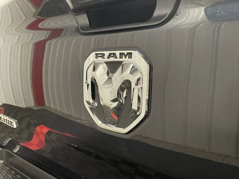 Used 2019 RAM 1500 Laramie image 18