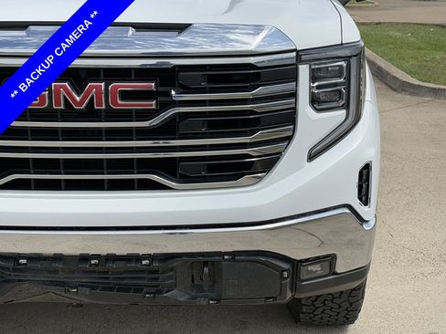 Used 2022 GMC Sierra 1500 SLT w/ SLT Convenience Package AWD/4WD image 11