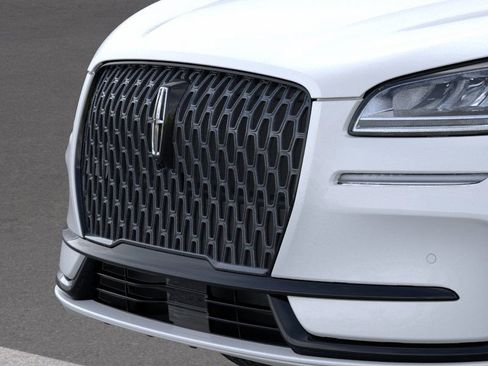 Used 2026 Lincoln Corsair Premiere image 17