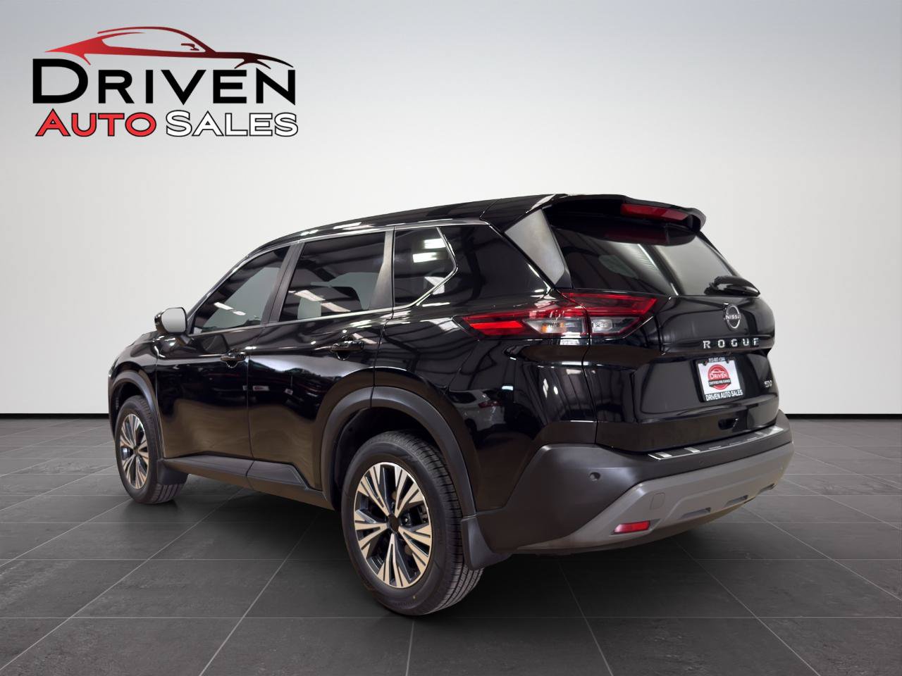 Used 2022 Nissan Rogue SV FWD image 4