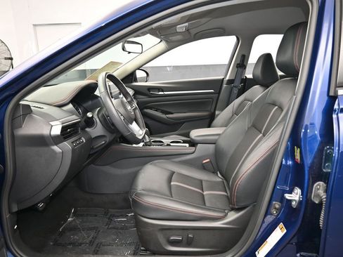 Used 2024 Nissan Altima 2.5 SR image 11