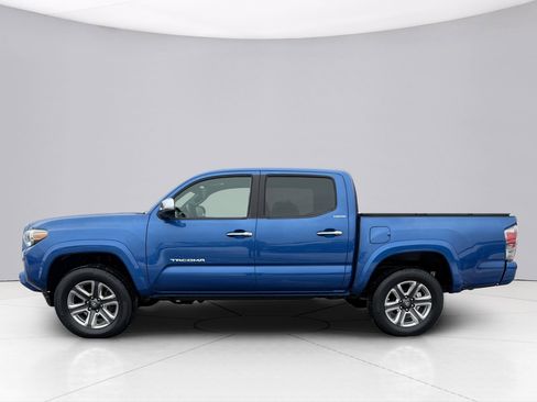 Used 2018 Toyota Tacoma Limited image 10