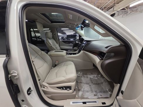 Used 2015 Cadillac Escalade Premium AWD/4WD image 21