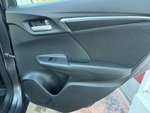 Used 2015 Honda Fit EX image 39