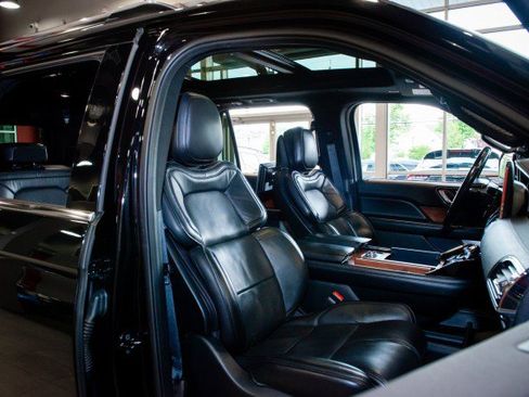 Used 2019 Lincoln Navigator L Reserve w/ Cargo Package AWD/4WD image 28