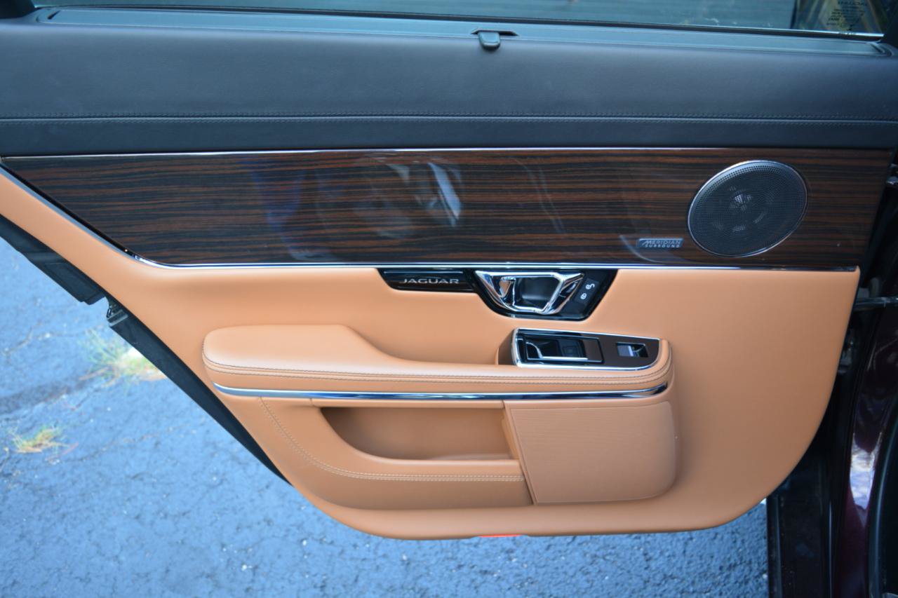 Used 2016 Jaguar XJ L Portfolio RWD image 11