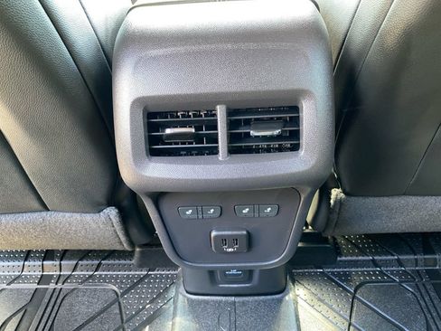Certified 2024 Chevrolet Equinox Premier AWD/4WD image 33