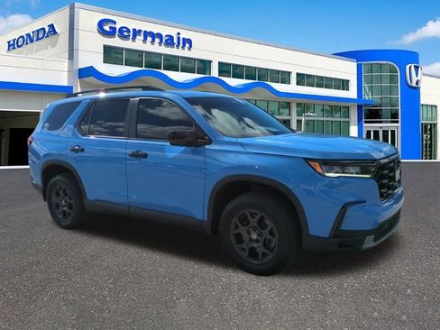 Used 2024 Honda Pilot TrailSport image 3