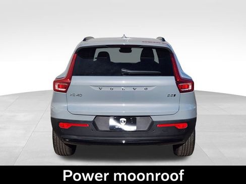 Certified 2025 Volvo XC40 B5 Plus image 8