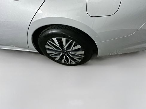 Used 2024 Nissan Altima 2.5 SV image 11