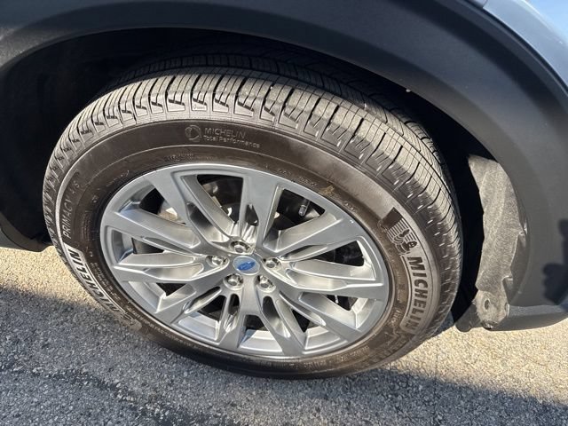 Used 2025 Ford Explorer Active w/ Active Comfort Package AWD/4WD image 6