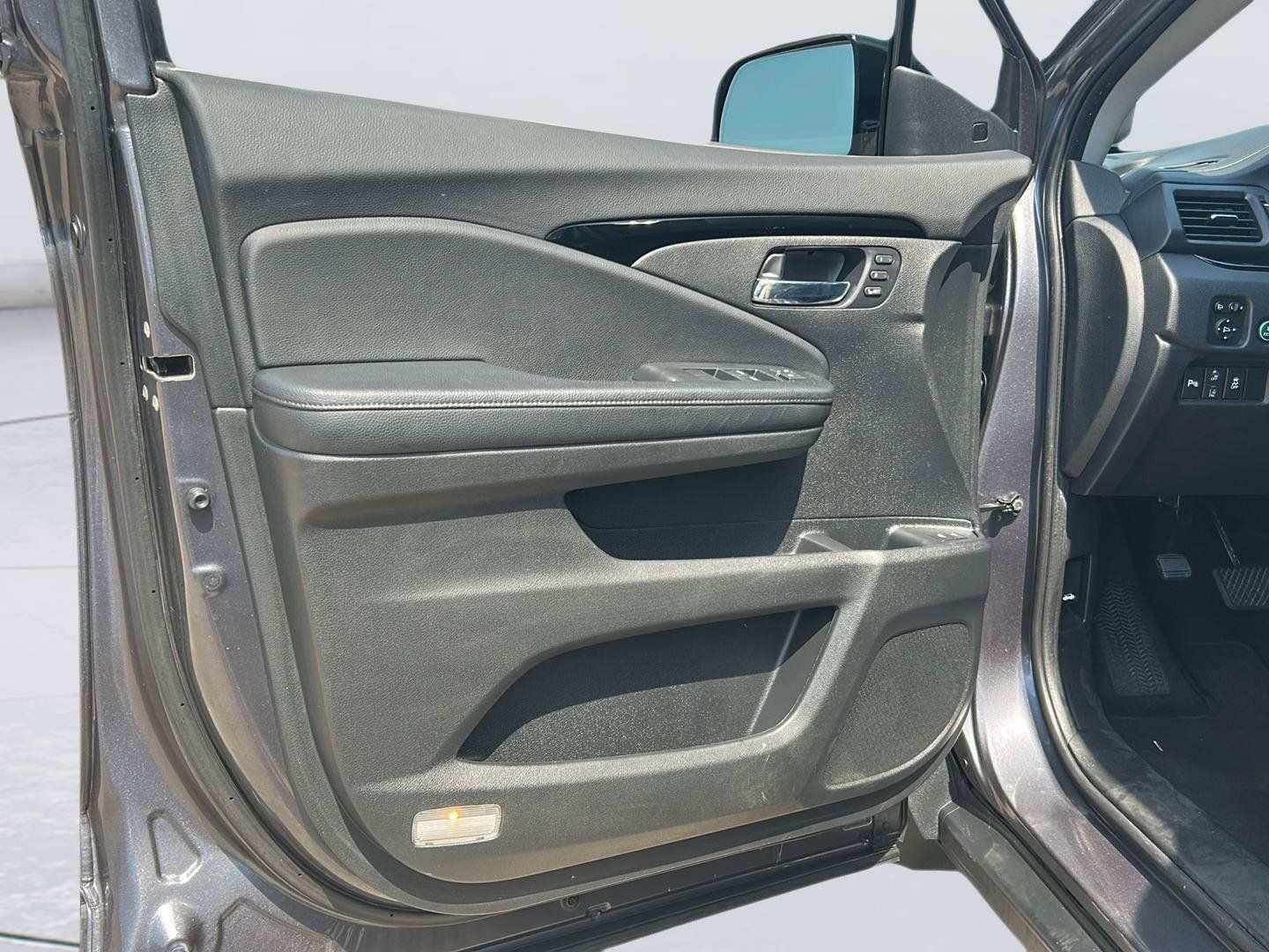 Used 2019 Honda Pilot Elite image 8
