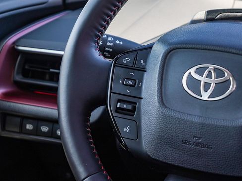 Used 2025 Toyota Prius Plug-In Hybrid FWD image 17